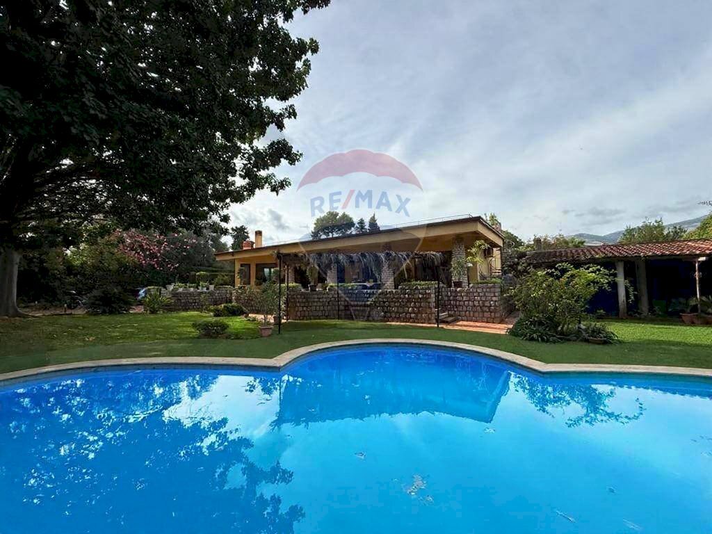 Piscina - Villa Via Delle Tre Grazie
 
16, Palermo - foto 2