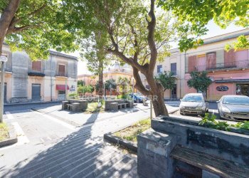 Foto 2 - Locale Commerciale Piazza Dante, Mascali - foto 2