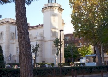 Embassy.JPG - Abbigliamento - Intimo Via Sigismondo 95, Rimini - foto 3