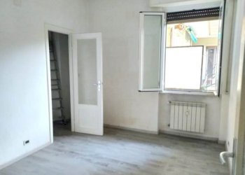 Trilocale Savona - foto 5