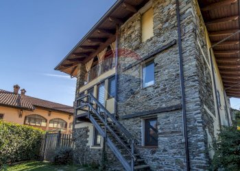 Casa indipendente Via Mombarone, 14
Centro, Donato - foto 1