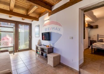 Casa indipendente Via Mombarone, 14
Centro, Donato - foto 57