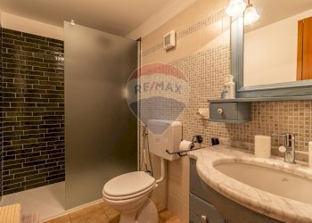 Casa indipendente Via Mombarone, 14
Centro, Donato - foto 63