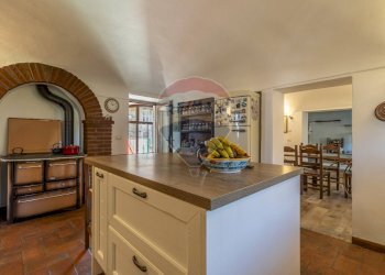 Casa indipendente Via Mombarone, 14
Centro, Donato - foto 36