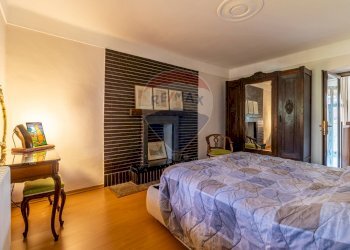 Casa indipendente Via Mombarone, 14
Centro, Donato - foto 13