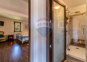 Casa indipendente Via Mombarone, 14
Centro, Donato - foto 9