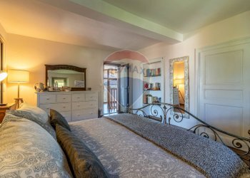 Casa indipendente Via Mombarone, 14
Centro, Donato - foto 6