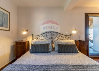 Casa indipendente Via Mombarone, 14
Centro, Donato - foto 7