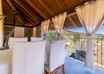 Casa indipendente Via Mombarone, 14
Centro, Donato - foto 5