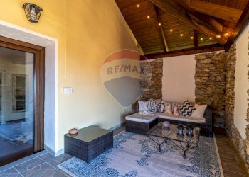 Casa indipendente Via Mombarone, 14
Centro, Donato - foto 4