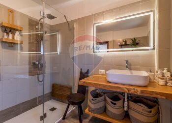 Casa indipendente Via Mombarone, 14
Centro, Donato - foto 12