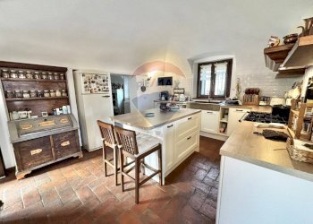 Casa indipendente Via Mombarone, 14
Centro, Donato - foto 37