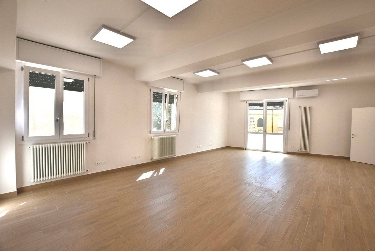 Office Via Giacomo Matteotti, 24, San Pietro in Casale - photo 1