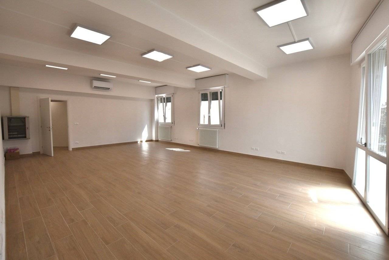 Office Via Giacomo Matteotti, 24, San Pietro in Casale - photo 3