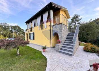 Villa Via trezzo, 147 
 Beverino, Beverino - foto 1