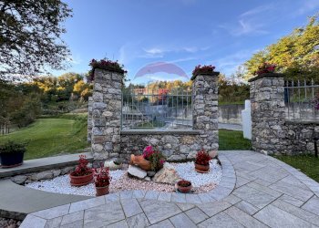 Villa Via trezzo, 147 
 Beverino, Beverino - foto 45