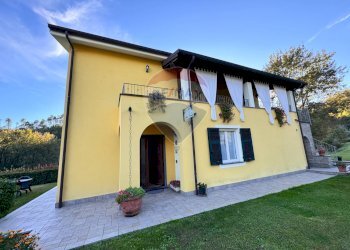 Villa Via trezzo, 147 
 Beverino, Beverino - foto 2