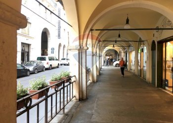 Shop Via Dieci Giornate 
 Centro storico, Brescia, Brescia (neighborhood Centro Storico) - photo 1