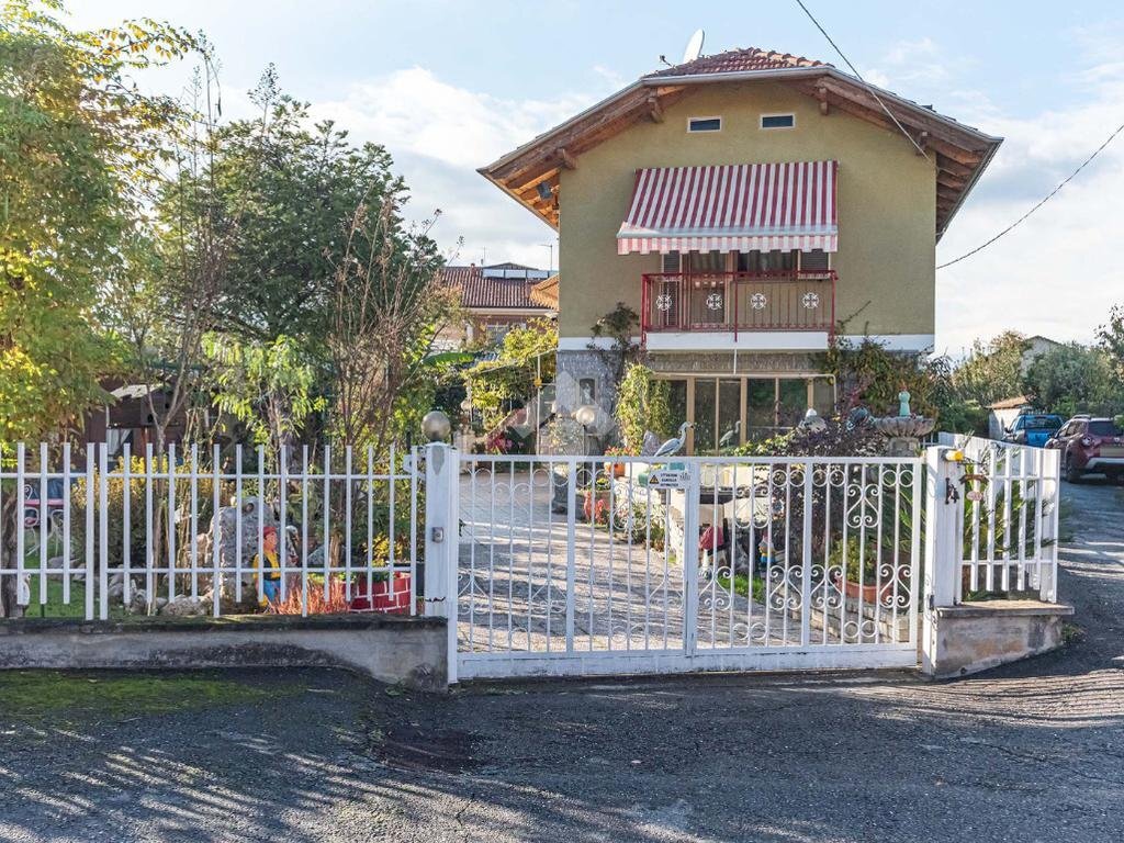 Casa semi indipendente Via viola, Ciriè - foto 1