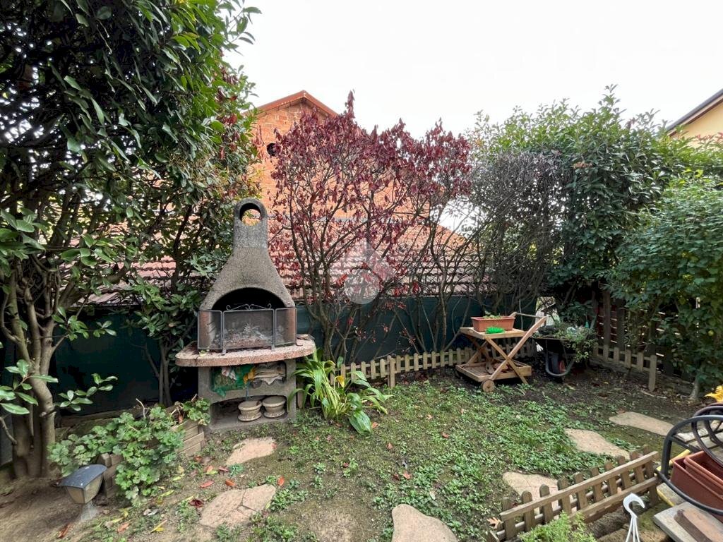 Portion of a house Via Bruna, San Francesco al Campo - photo 2