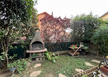 Portion of a house Via Bruna, San Francesco al Campo - photo 2