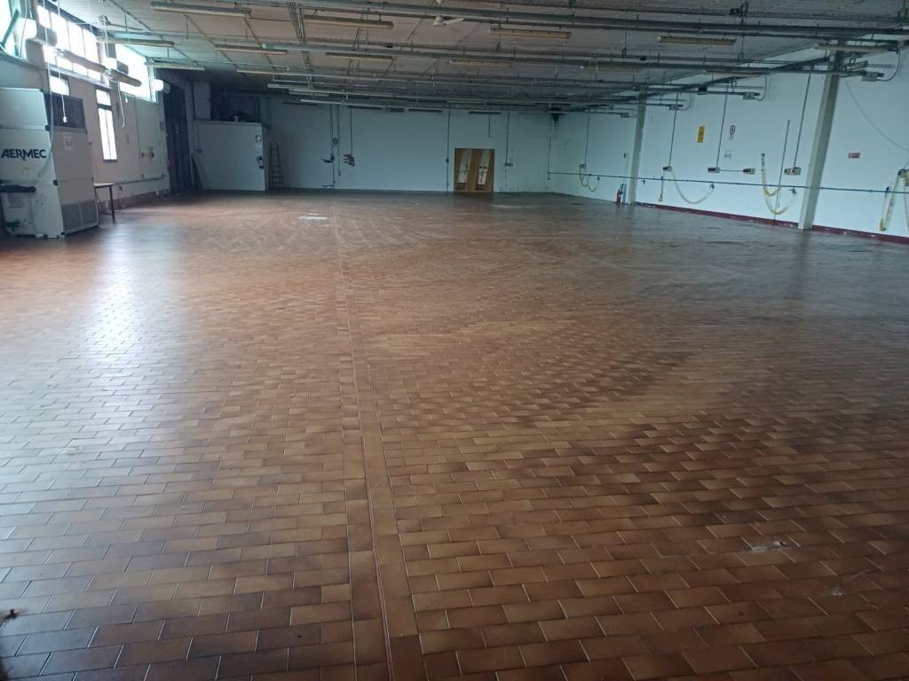 Magazzino - Shed via Giovanni Bellodi, Carpi - photo 2