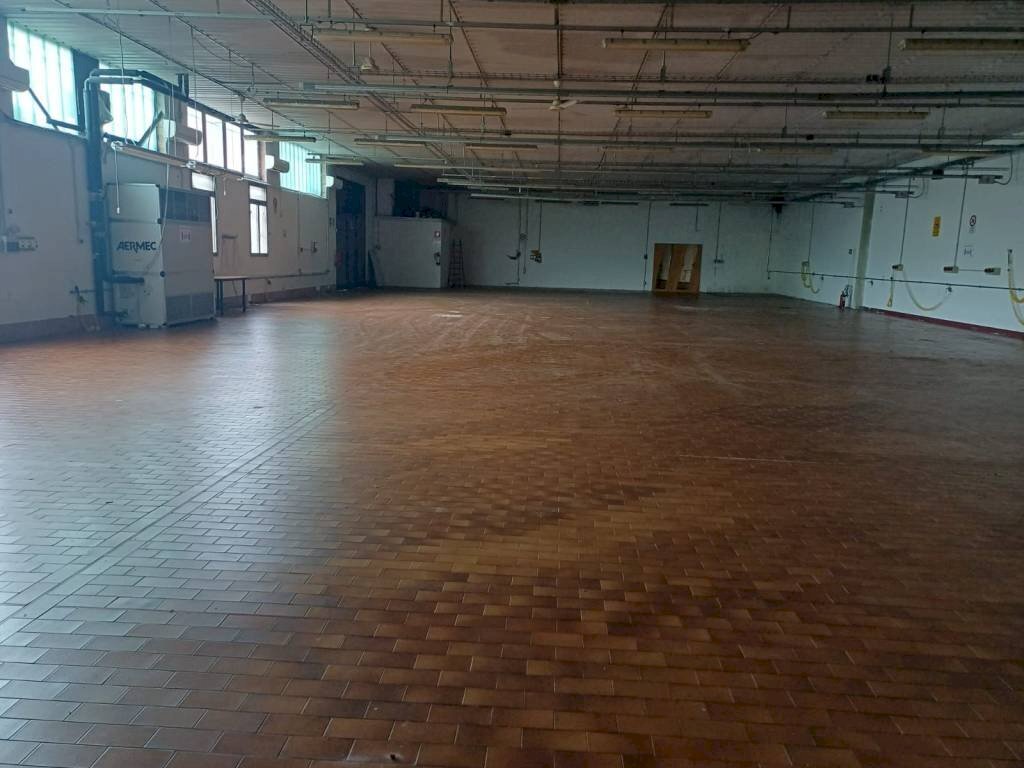 Magazzino - Shed via Giovanni Bellodi, Carpi - photo 3