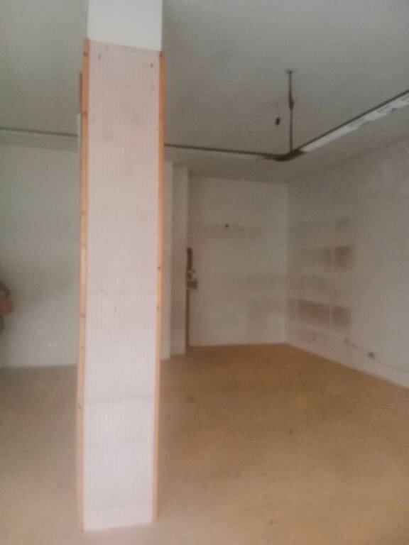 Stanza non arredata - Negozio via Lucrezio, Carpi - foto 3