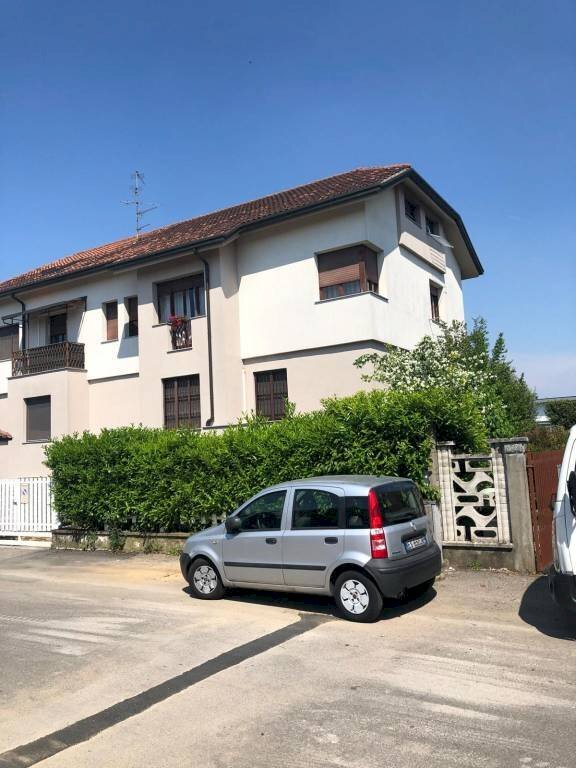 Zona - Three-room apartment via Giambattista Tiepolo, Lainate - photo 3