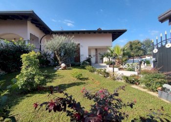 Giardino - Villa via Aldo Moro, Cuggiono - foto 2