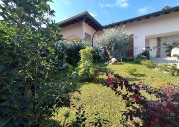 Giardino - Villa via Aldo Moro, Cuggiono - foto 4