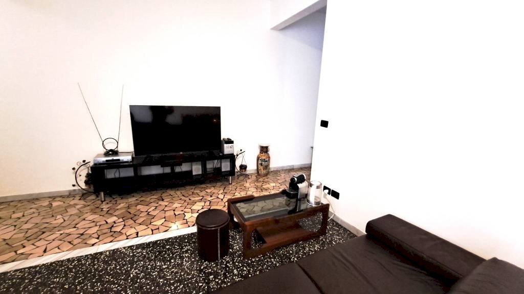 Salone - Quadrilocale via Alfonso Lombardi, Bologna (zona Bolognina) - foto 2