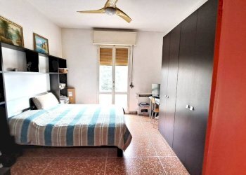 Camera da letto - Quadrilocale via Alfonso Lombardi, Bologna (zona Bolognina) - foto 42