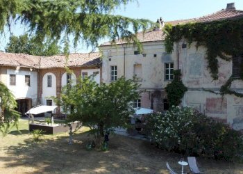 Cortile interno - Rustico strada Burra, Antignano - foto 9