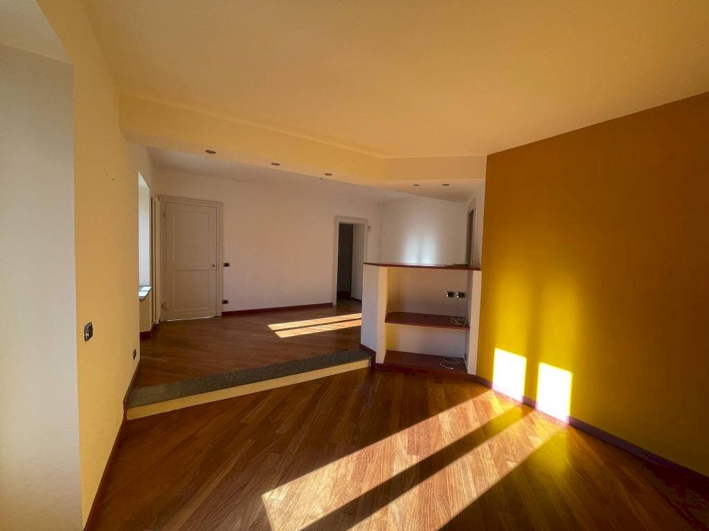 Soggiorno - Quadrilocale via Cesare Balbo, 2, Chieri - foto 3