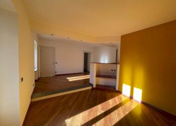 Soggiorno - Quadrilocale via Cesare Balbo, 2, Chieri - foto 2