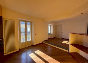 Soggiorno - Quadrilocale via Cesare Balbo, 2, Chieri - foto 4