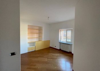 Camera da letto - Quadrilocale via Cesare Balbo, 2, Chieri - foto 14