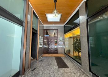 Interno palazzo - Quadrilocale via Vittorio Veneto, 11, Varese - foto 3