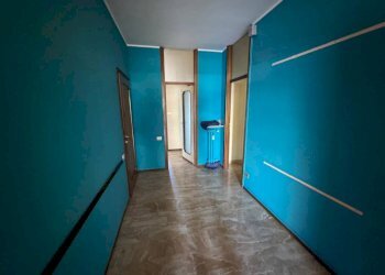 Corridoio - Quadrilocale via Vittorio Veneto, 11, Varese - foto 13