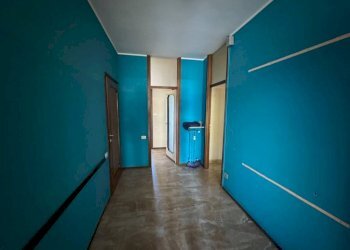 Corridoio - Quadrilocale via Vittorio Veneto, 11, Varese - foto 34