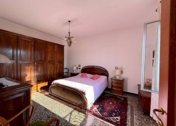 Camera da letto - Appartamento via Luigi Maria d'Albertis, Genova (zona Voltri) - foto 5