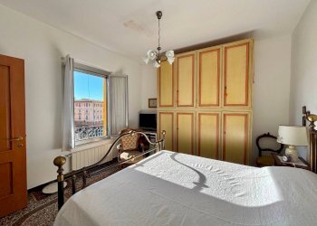 Camera da letto - Appartamento via Luigi Maria d'Albertis, Genova (zona Voltri) - foto 10