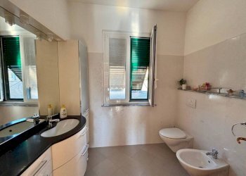 Bagno - Appartamento via Luigi Maria d'Albertis, Genova (zona Voltri) - foto 11