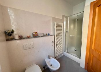 Bagno - Appartamento via Luigi Maria d'Albertis, Genova (zona Voltri) - foto 12