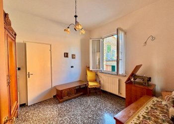 Camera da letto - Appartamento via Luigi Maria d'Albertis, Genova (zona Voltri) - foto 18