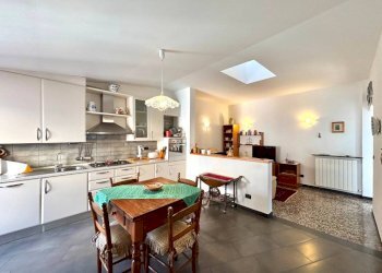 Cucina - Appartamento via Luigi Maria d'Albertis, Genova (zona Voltri) - foto 19