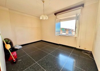 Camera da letto - Trilocale via Lodovico Calda, Genova (zona Sestri Ponente) - foto 13