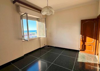 Camera da letto - Trilocale via Lodovico Calda, Genova (zona Sestri Ponente) - foto 14