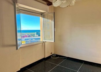 Camera da letto - Trilocale via Lodovico Calda, Genova (zona Sestri Ponente) - foto 15